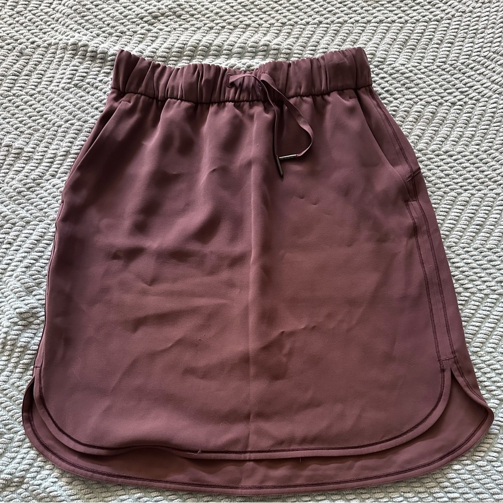Lululemon on the fly skirt- size 6